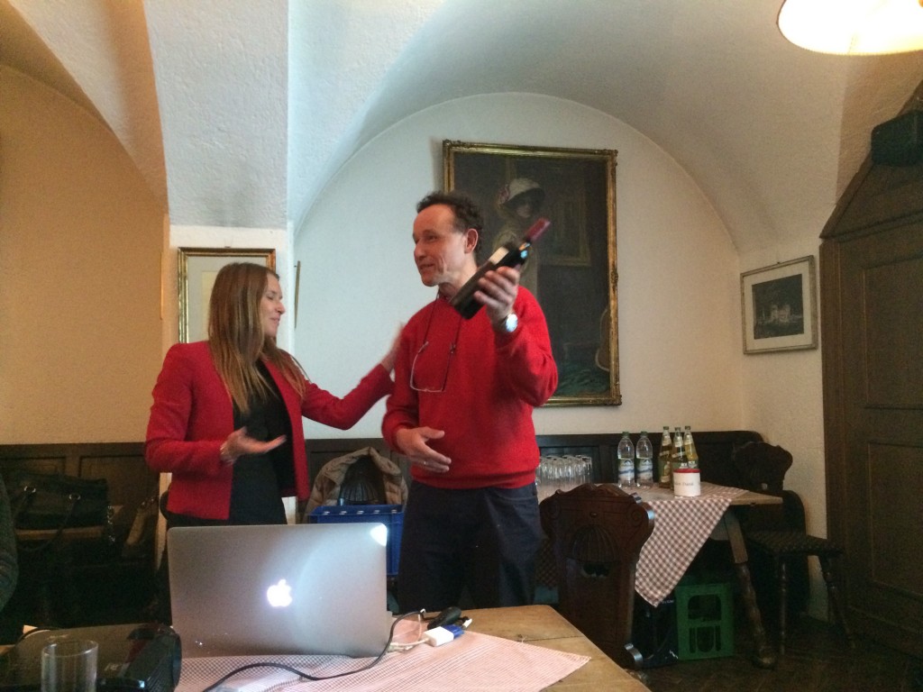 Club's President, Hanna Nilsson, thanks Prof. Christian Haass for his lecture